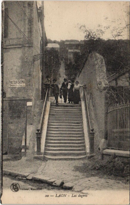 Carte postale ancienne Laon lES Degres