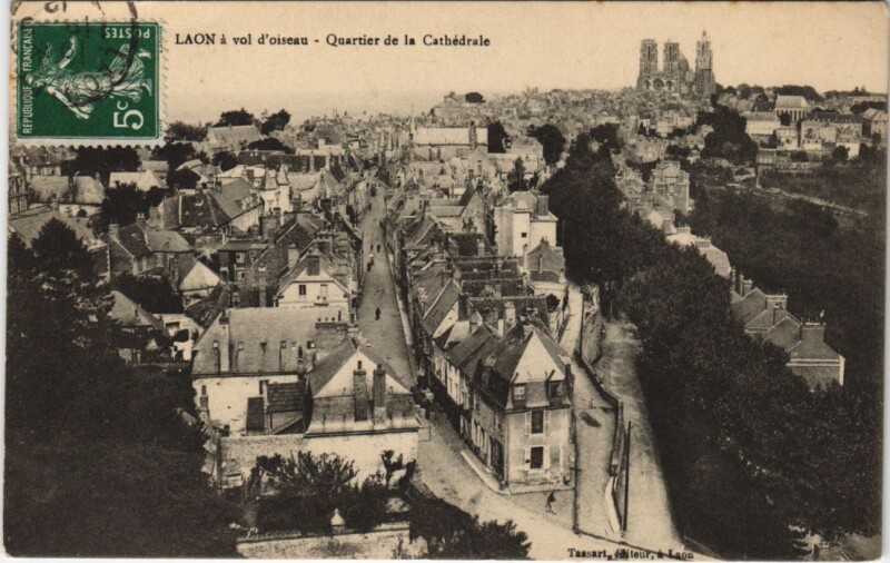 Carte postale ancienne Laon Quartier de la cathedrale