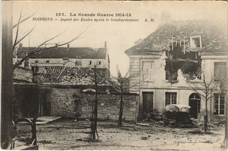 Carte postale ancienne Soissons Aspect des ecoles à Soissons