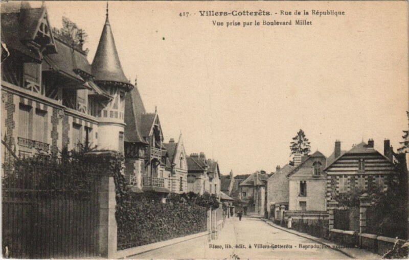 Carte postale ancienne Villers-Cotterets Rue de la republique