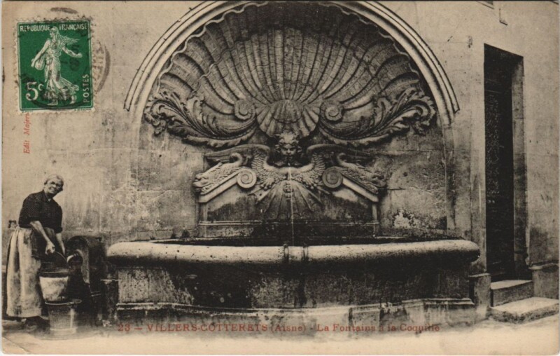 Carte postale ancienne Villers-Cotterets La fontaine e la coquille