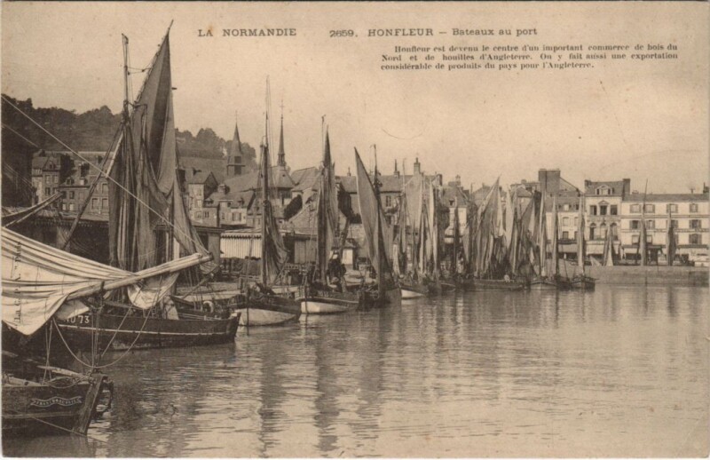 Carte postale ancienne Honfleur Bateaux au Port à Honfleur