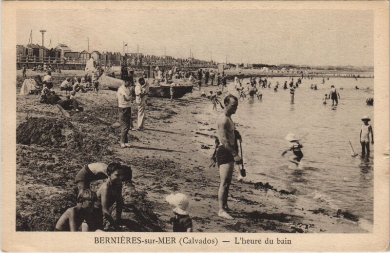 Carte postale ancienne Bernieres-sur-Mer L'Heure du Bain