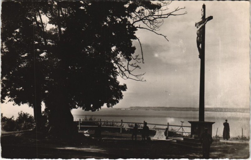 Carte postale ancienne Honfleur Calvaire de la Cote de Grace à Honfleur