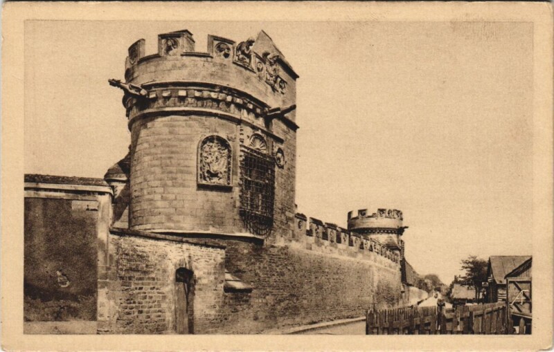 Carte postale ancienne Caen La Tour des Gens d'Armes