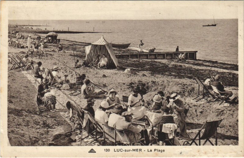 Carte postale ancienne Luc-sur-Mer La Plage à Luc-sur-Mer