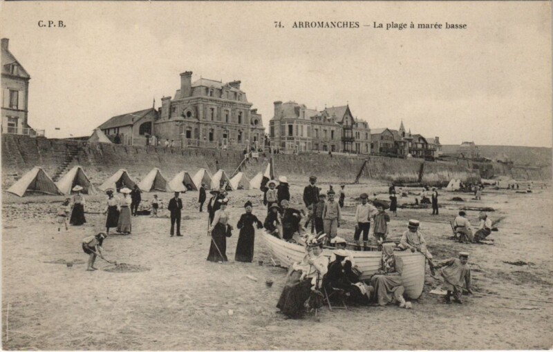 Carte postale ancienne Arromanches La Plage a Maree Basse