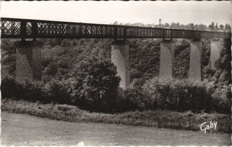 Carte postale ancienne Vire Environs - Viaduc de Souleuvre