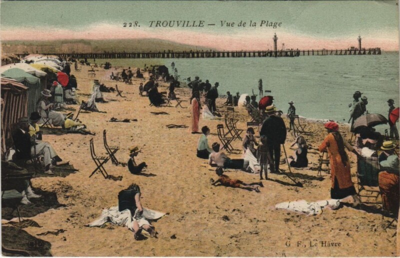 Carte postale ancienne Trouville Vue de la Plage