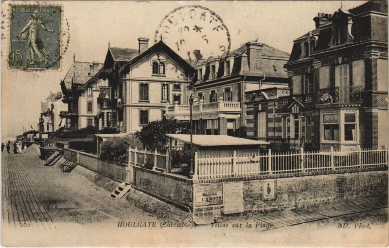 Carte postale ancienne Houlgate Villas sur la Plage à Houlgate