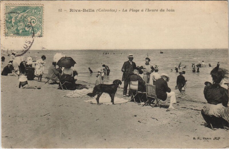 Carte postale ancienne Riva-Bella La Plage a l'Heure de Bain
