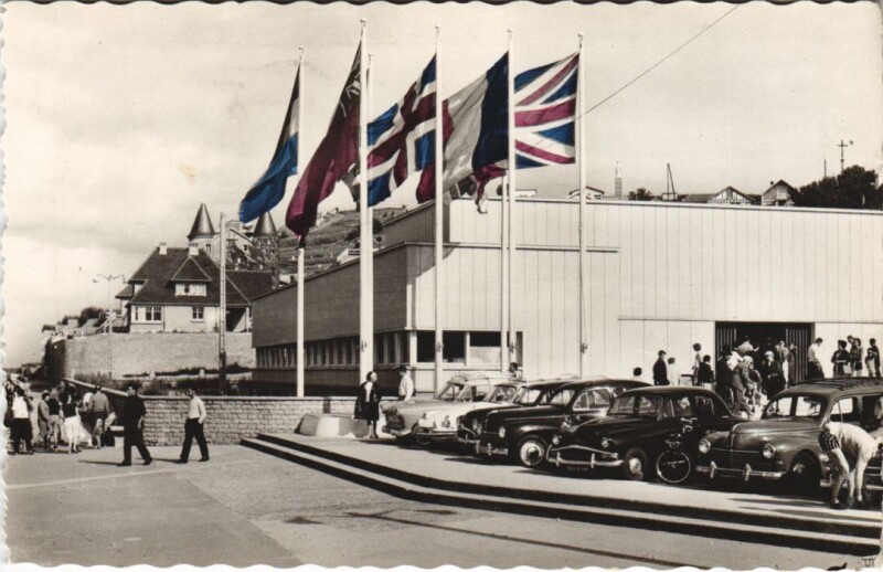 Carte postale ancienne Arromanches Port Winston - Le Musee