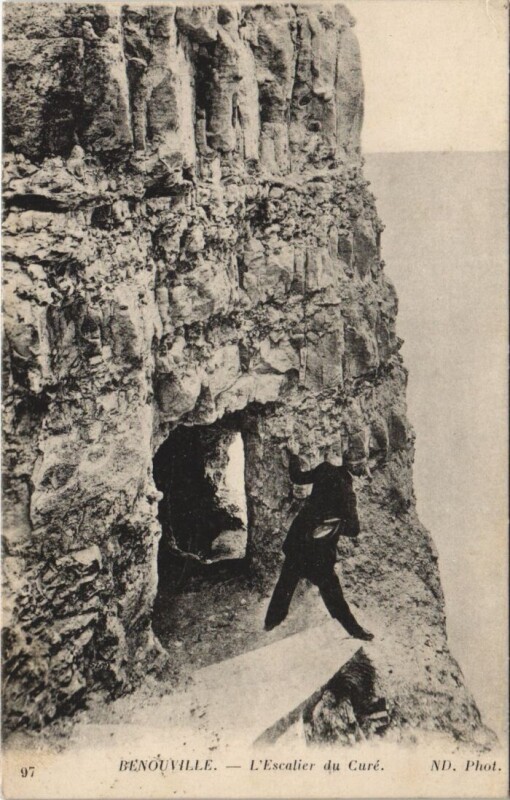 Carte postale ancienne Benouville L'Escalier du Cure