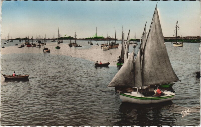 Carte postale ancienne Trouville Deauville - Les Petits Bateaux à Deauville