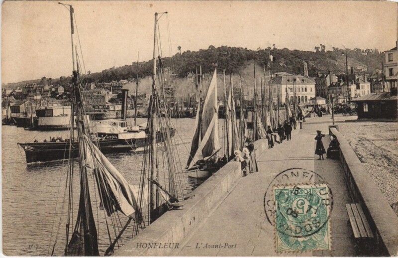 Carte postale ancienne Honfleur L'Avant-Port à Honfleur