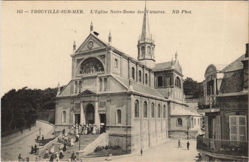 Carte postale ancienne Trouville L'Eglise Notre-Dame des Victoires