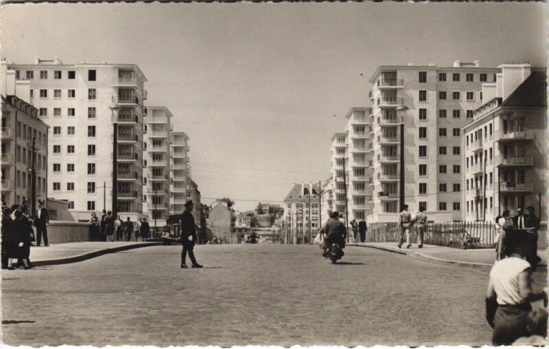 Carte postale ancienne Caen L'Avenue Triomphale