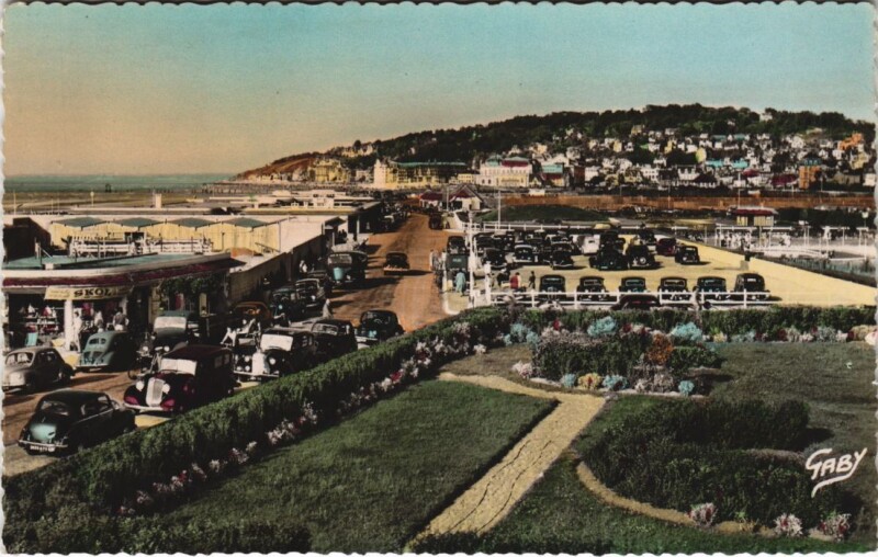 Carte postale ancienne Deauville Vue d'Ensemble vers Trouville à Deauville