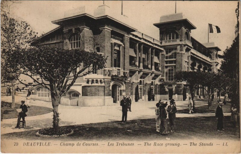 Carte postale ancienne Deauville Champ de Courses - Les Tribunes à Deauville