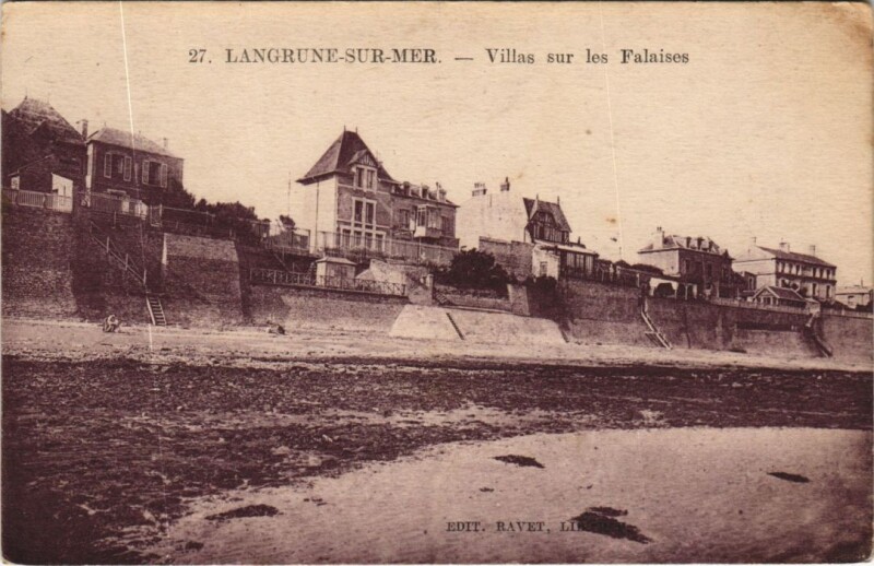 Carte postale ancienne Langrune-sur-Mer Villas sur les Falaises à Falaise