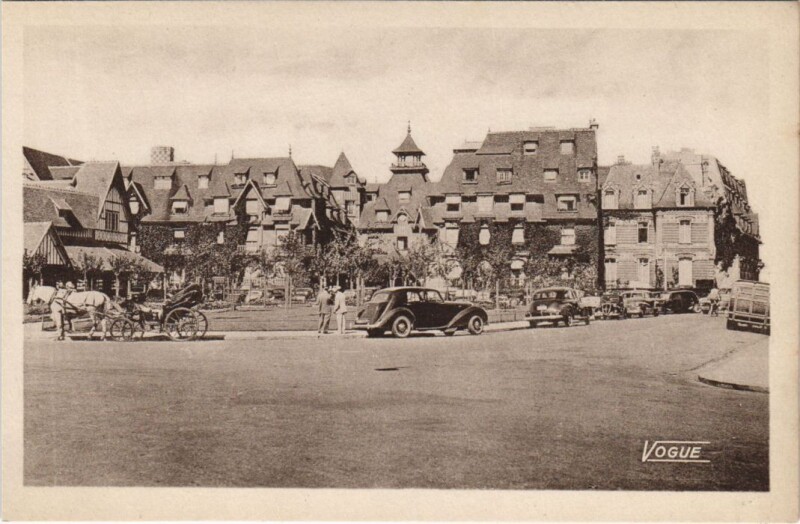 Carte postale ancienne Deauville Le Normandy à Deauville
