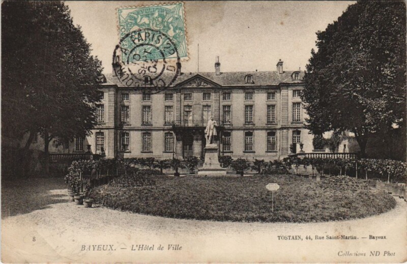 Carte postale ancienne Bayeux L'Htel de Ville à Bayeux