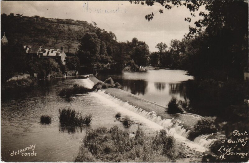 Carte postale ancienne Pont-d'Ouilly Le Barrage à Pont-d'Ouilly