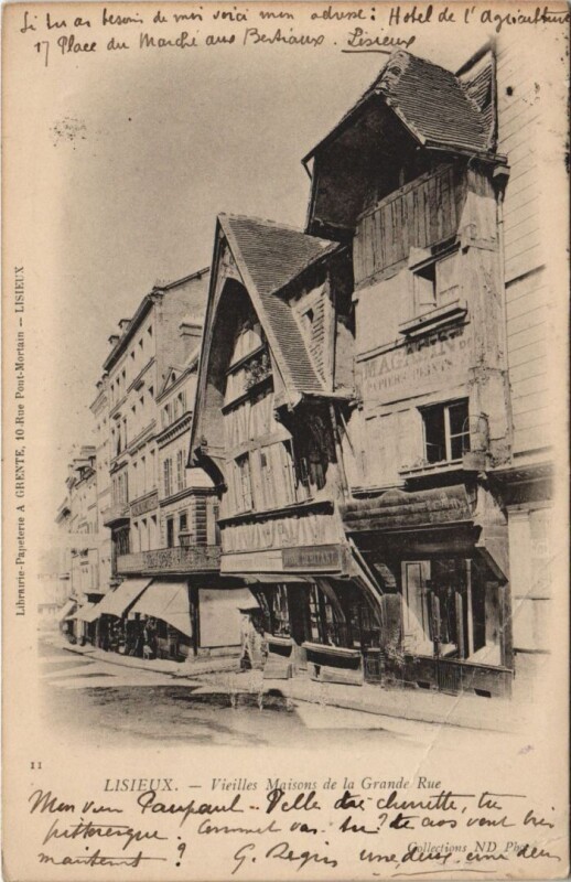 Carte postale ancienne Lisieux Vieilles Maisons de la Grande Rue à Lisieux