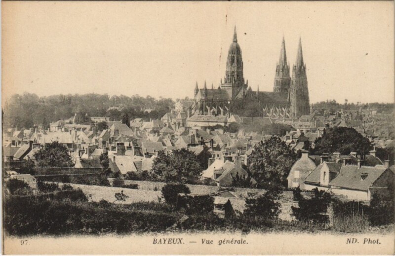 Carte postale ancienne Bayeux Vue Generale à Bayeux