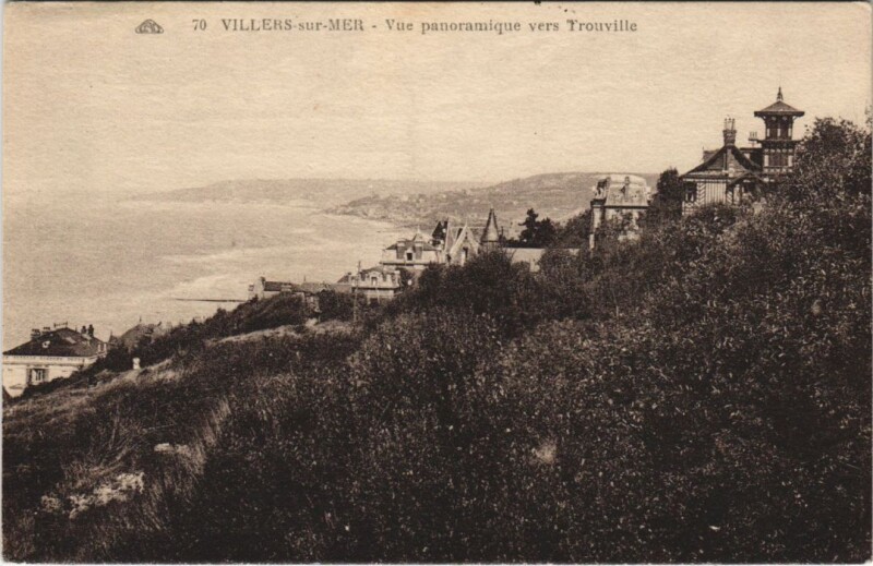 Carte postale ancienne Villers-sur-Mer Vue Panoramique vers Trouville à Villers-sur-Mer