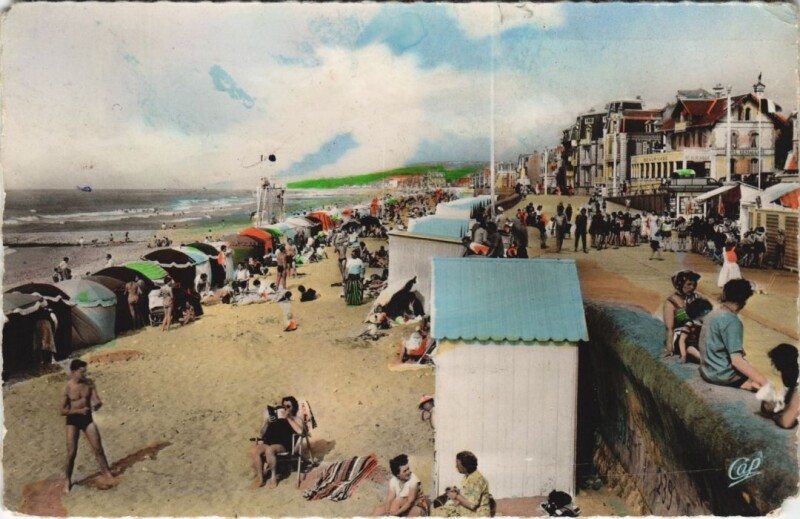 Carte postale ancienne Villers-sur-Mer La Digue-Promenade et la Plage à Villers-sur-Mer