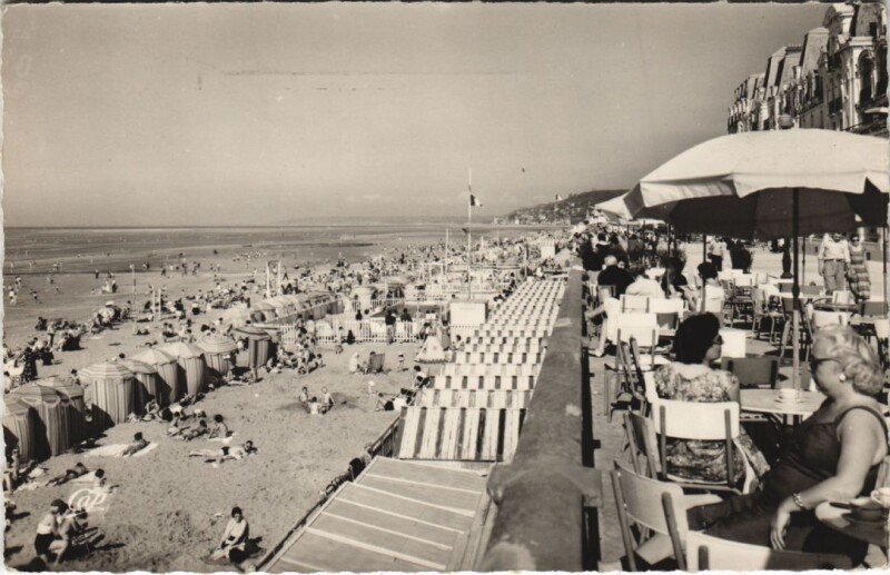 Carte postale ancienne Cabourg La Plage à Cabourg