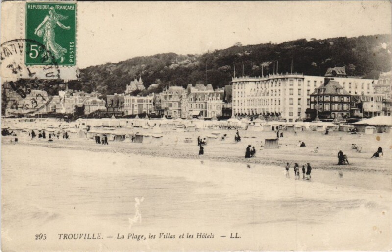 Carte postale ancienne Trouville-sur-Mer La Plage - Les Villas et les Hotels à Trouville-sur-Mer