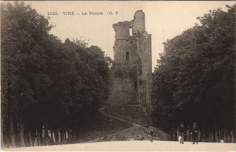 Carte postale ancienne Vire Le Donjon