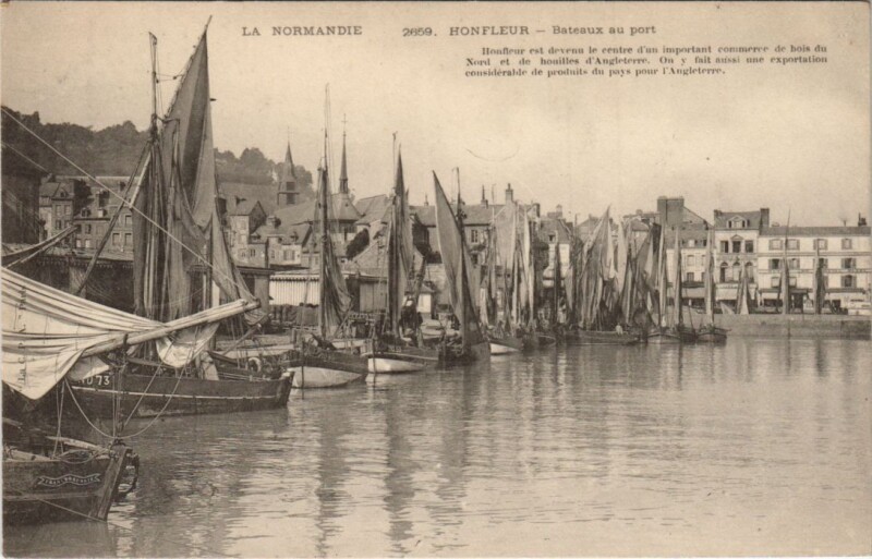 Carte postale ancienne Honfleur Bateaux au Port à Honfleur