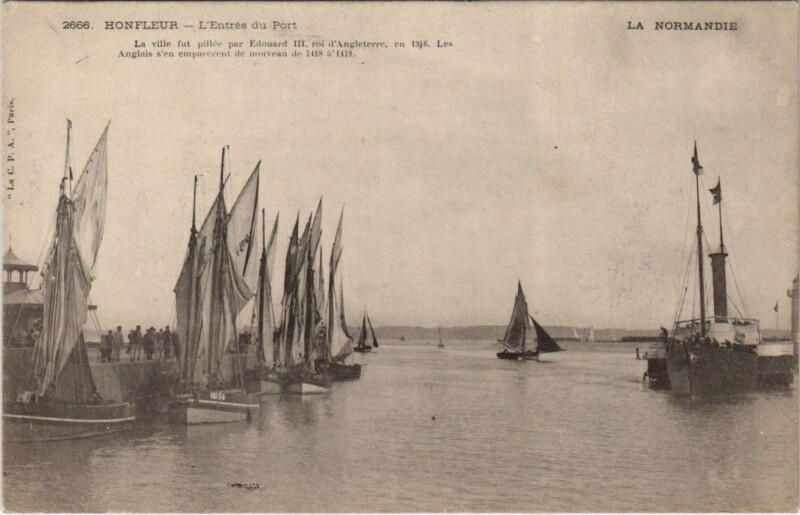 Carte postale ancienne Honfleur L'Entree du Port à Honfleur