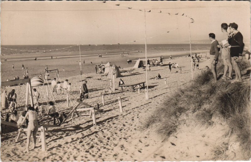 Carte postale ancienne Franceville-Plage La Plage et les Jeux