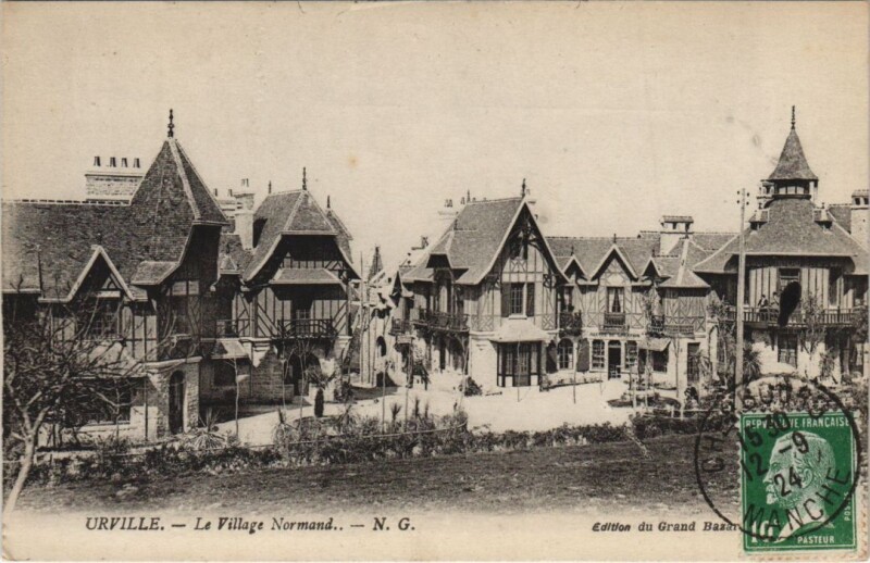 Carte postale ancienne Urville Le Village Normand - Maisons à Maisons