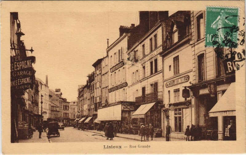 Carte postale ancienne Lisieux Rue Grande à Lisieux