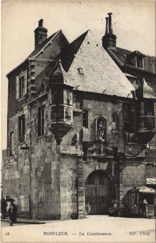 Carte postale ancienne Honfleur La Lieutenance à Honfleur