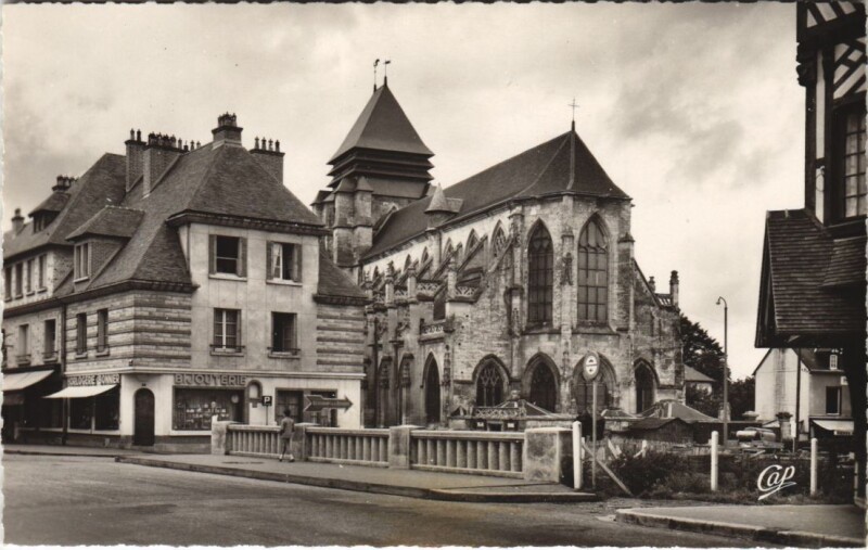Carte postale ancienne Pont-l'Eveque Abside de l'Eglise Saint-Michel