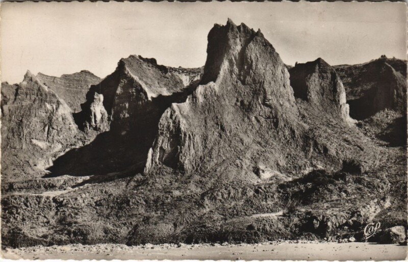 Carte postale ancienne Houlgate Les Falaises à Falaise