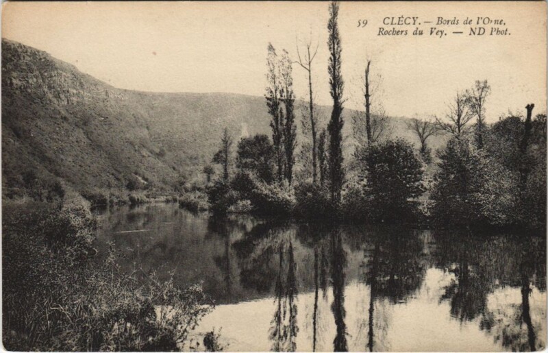 Carte postale ancienne Clecy Bords de l'Orne - Rochersdu Vey