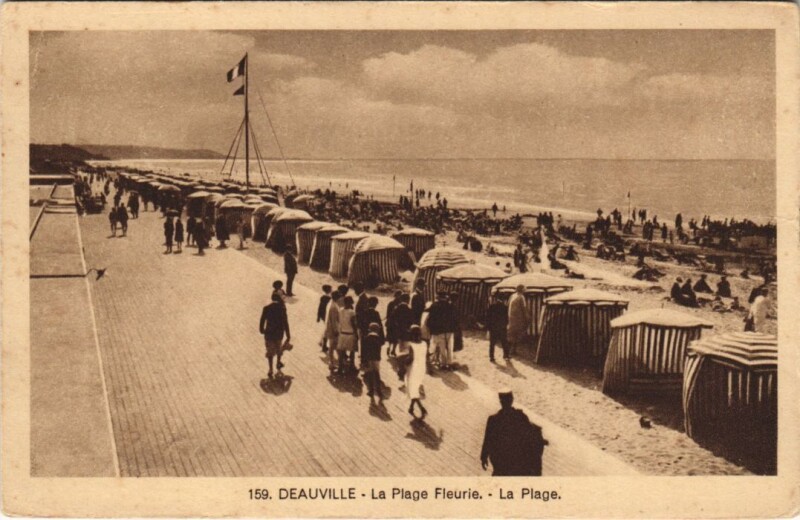 Carte postale ancienne Deauville La Plage à Deauville