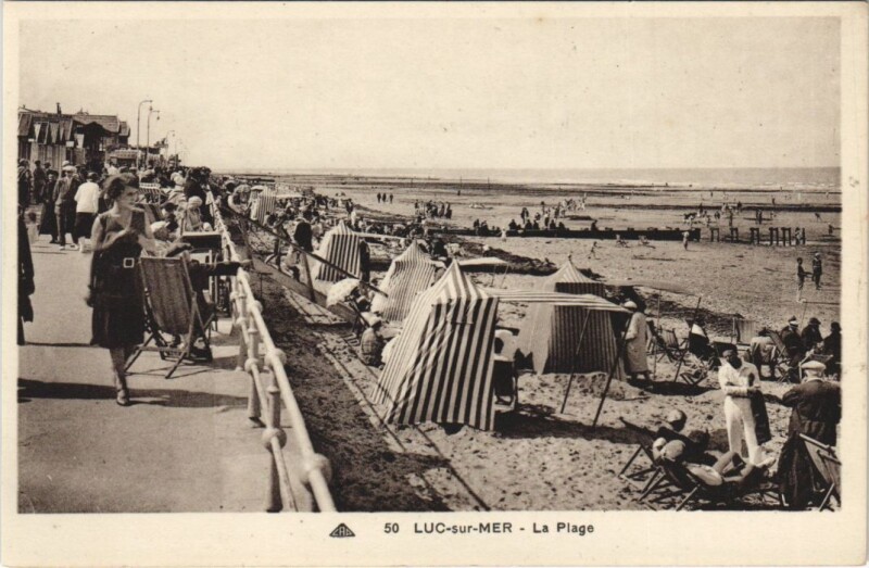 Carte postale ancienne Luc-sur-Mer La Plage à Luc-sur-Mer