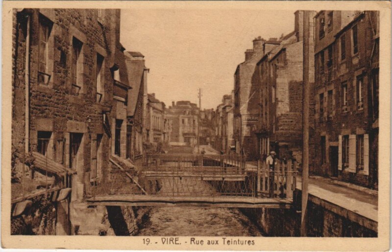 Carte postale ancienne Vire Rue aux Teintures