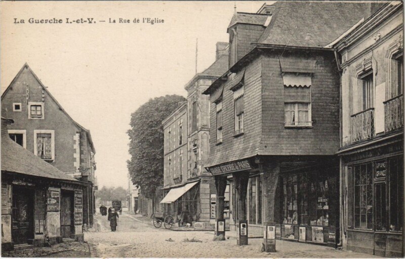 Carte postale ancienne La Guerche-de-Bretagne La Rue de l'Eglise à La Guerche-de-Bretagne
