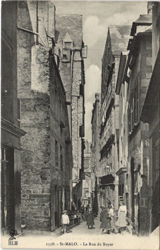 Carte postale ancienne Saint-Malo La Rue du Boyer à Saint-Malo