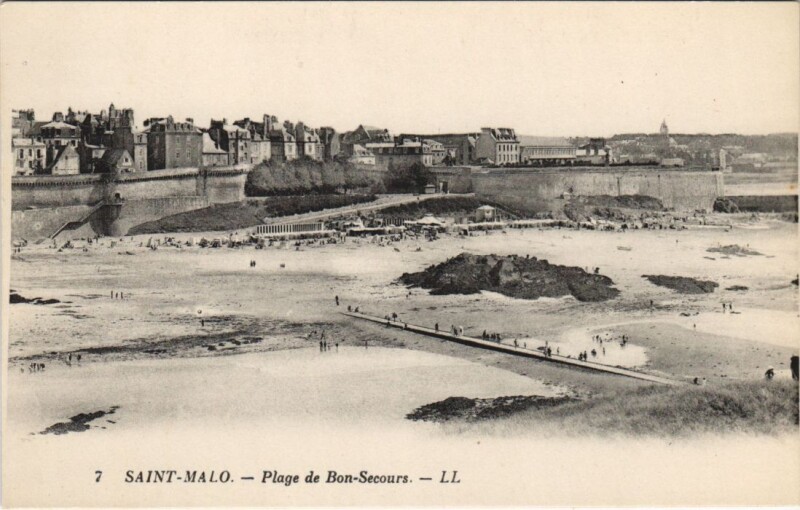 Carte postale ancienne Saint-Malo Plage de Bon Secours à Saint-Malo