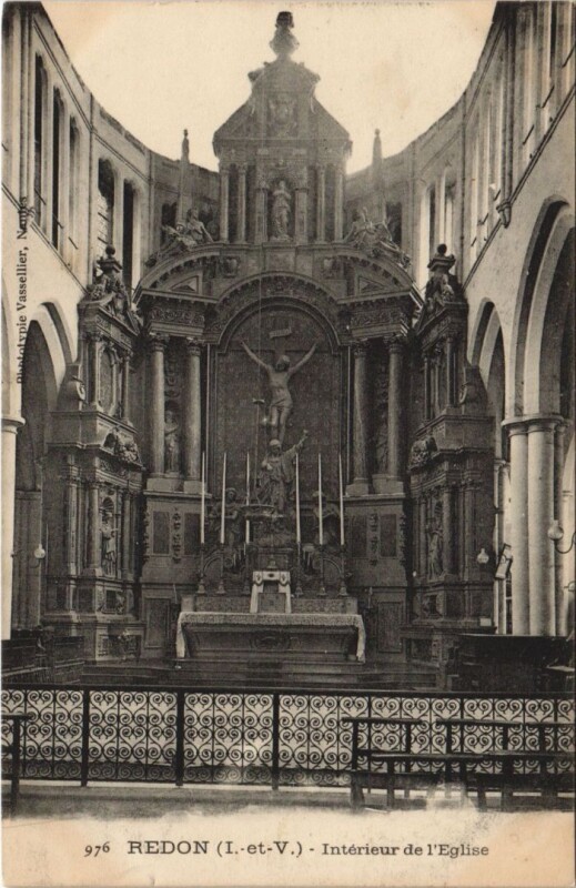 Carte postale ancienne Redon Interieur de l'Eglise à Redon